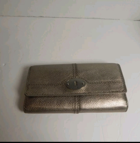 Fossil Shimmer Metallic Gold Leather Trifold Wallet Metal Keyhole Logo Stitching - Picture 1 of 12